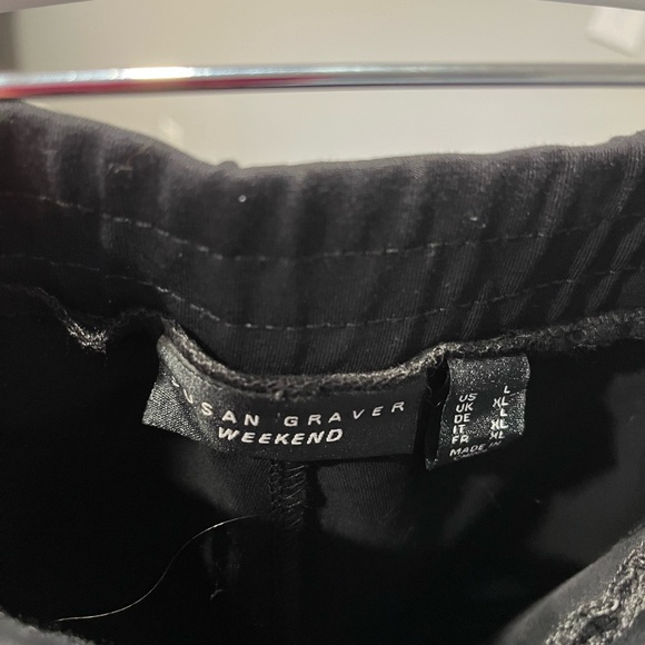 🌸 Susan Graver pull on crop pant in black. Size L. - Picture 3 of 4